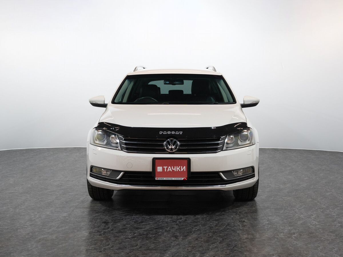 Volkswagen Passat 2013 - фото автомобиля
