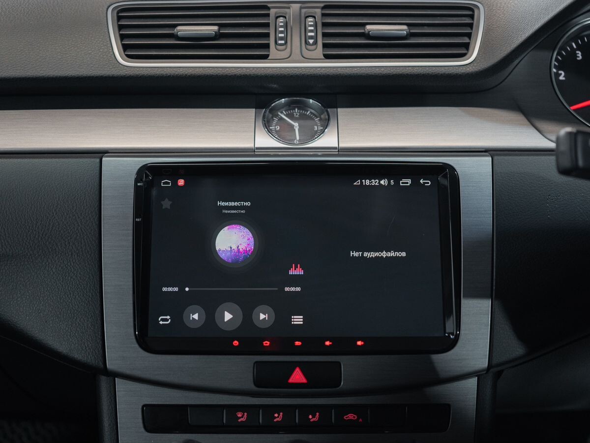 Volkswagen Passat 2013 - фото автомобиля