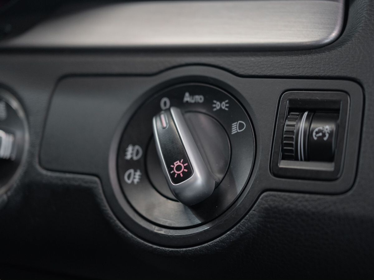 Volkswagen Passat 2013 - фото автомобиля