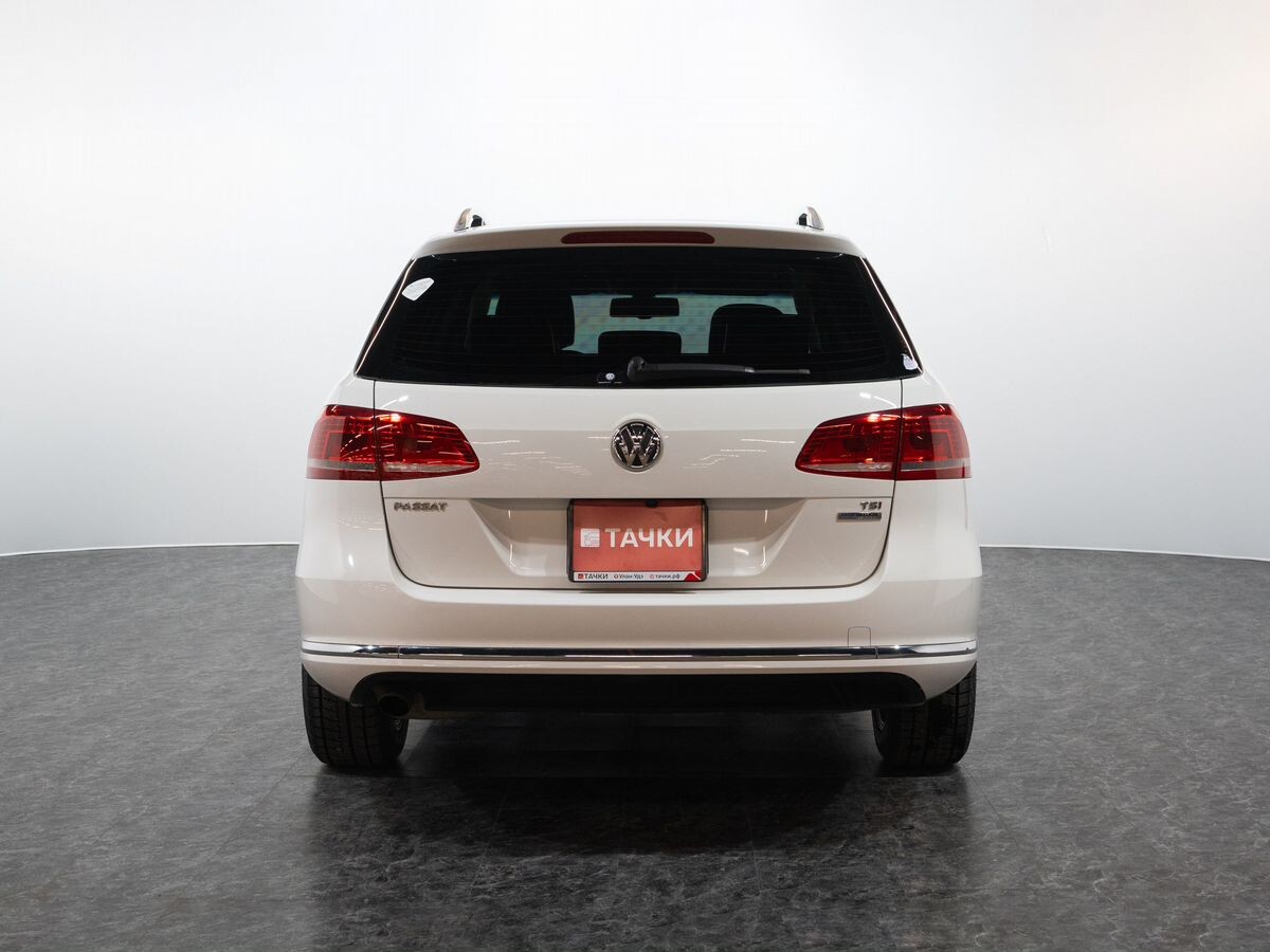 Volkswagen Passat 2013 - фото автомобиля