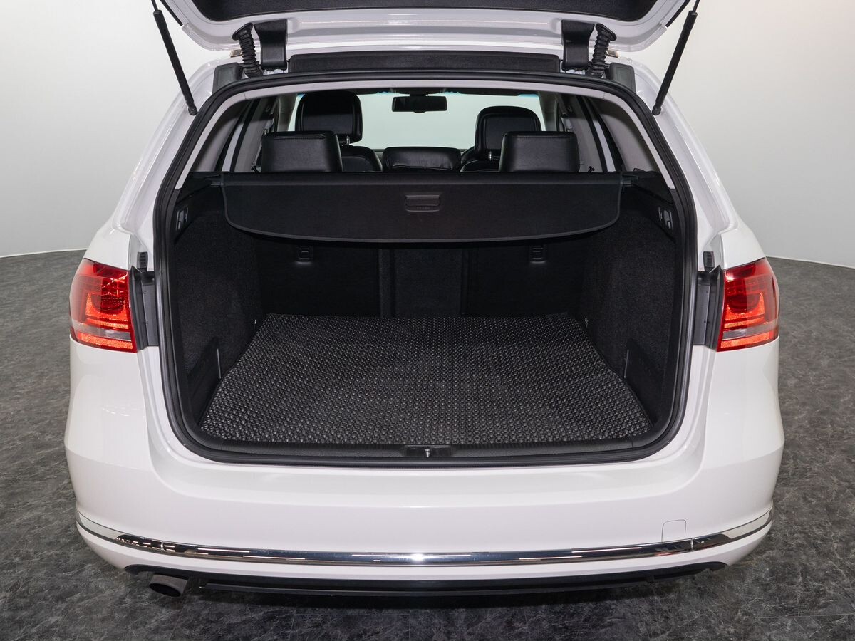 Volkswagen Passat 2013 - фото автомобиля