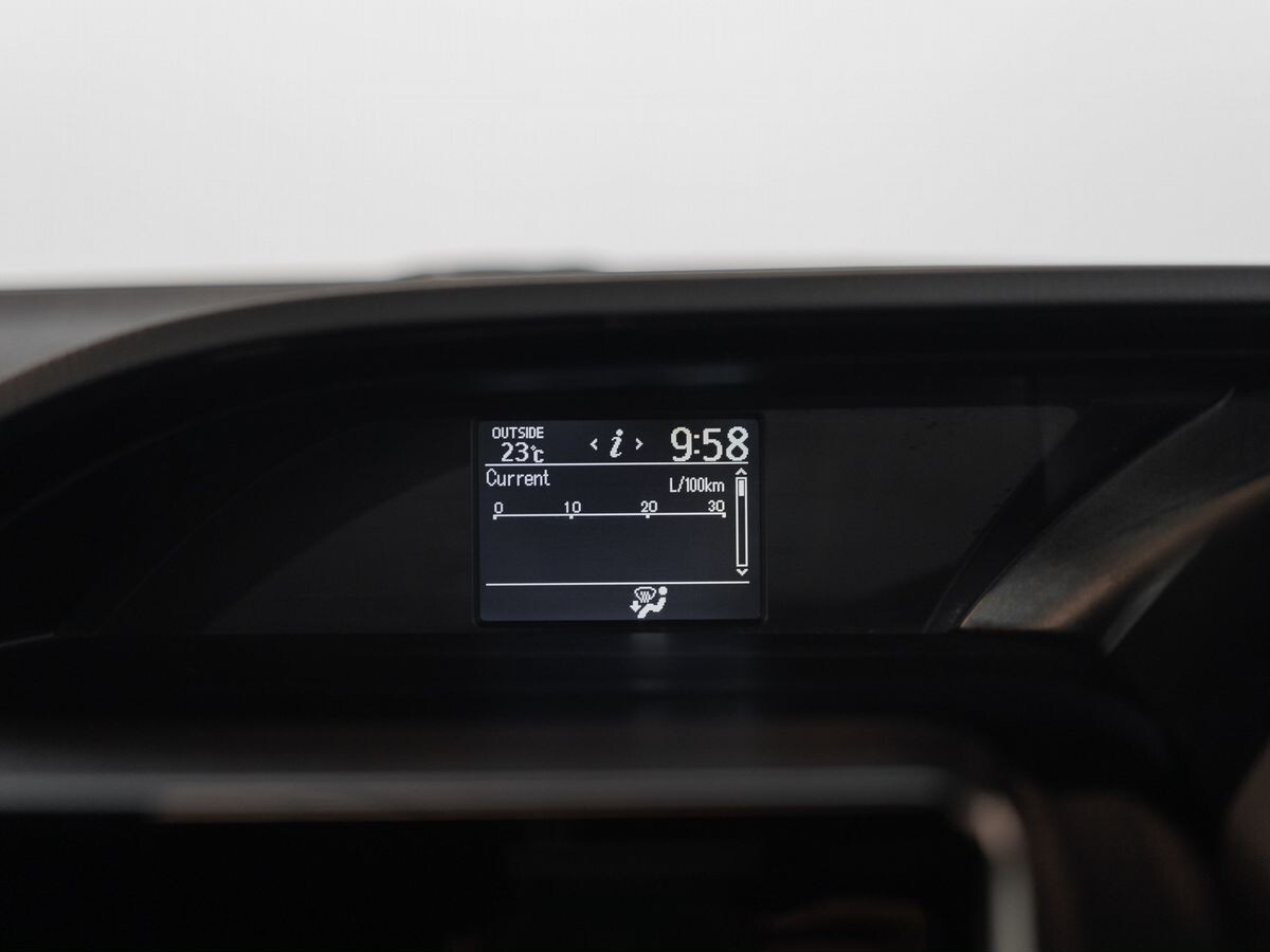 Toyota Noah 2016 - фото автомобиля