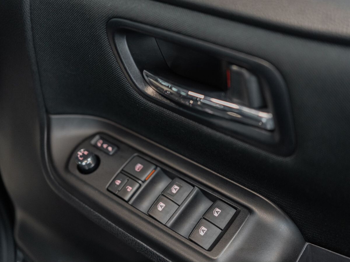 Toyota Noah 2016 - фото автомобиля