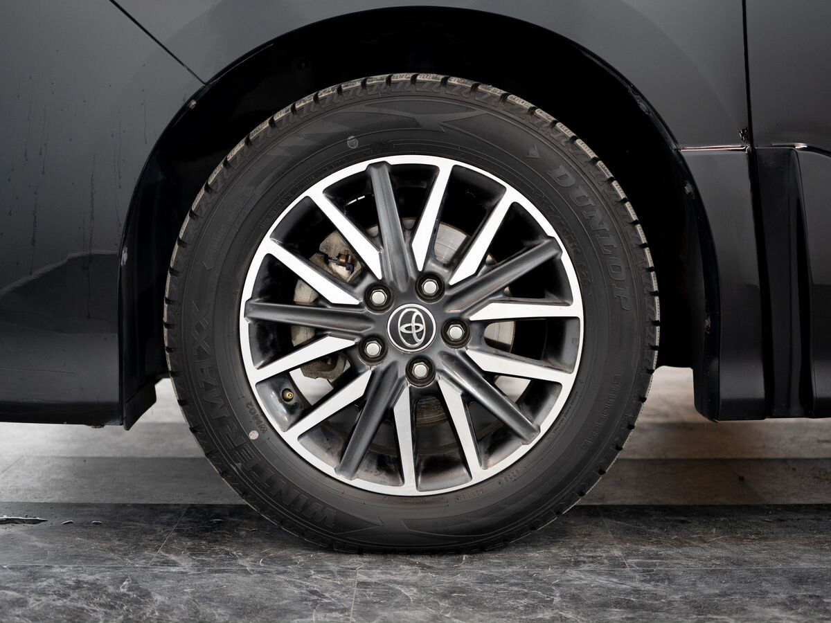 Toyota Noah 2016 - фото автомобиля