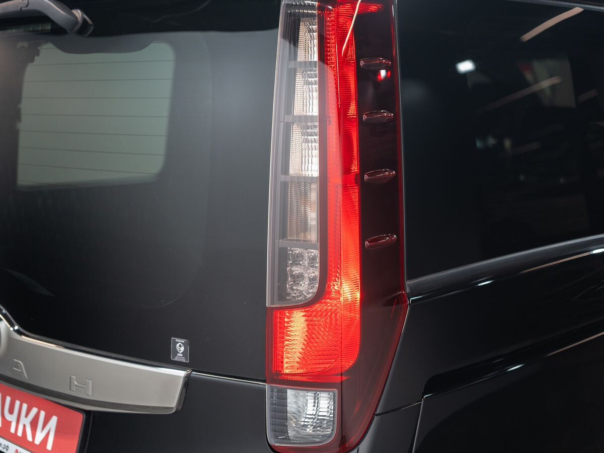 Toyota Noah 2016 - фото автомобиля