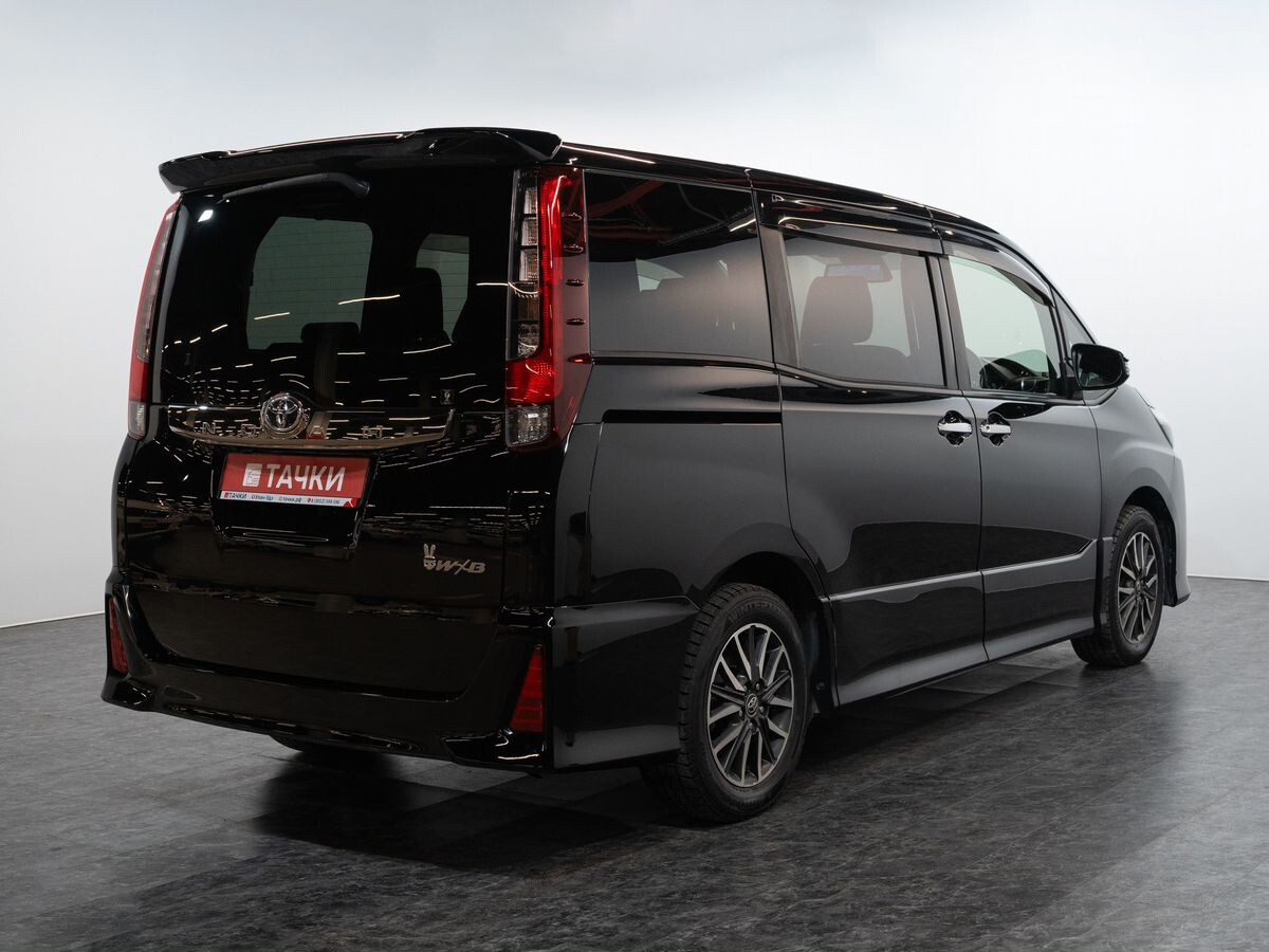 Toyota Noah 2016 - фото автомобиля