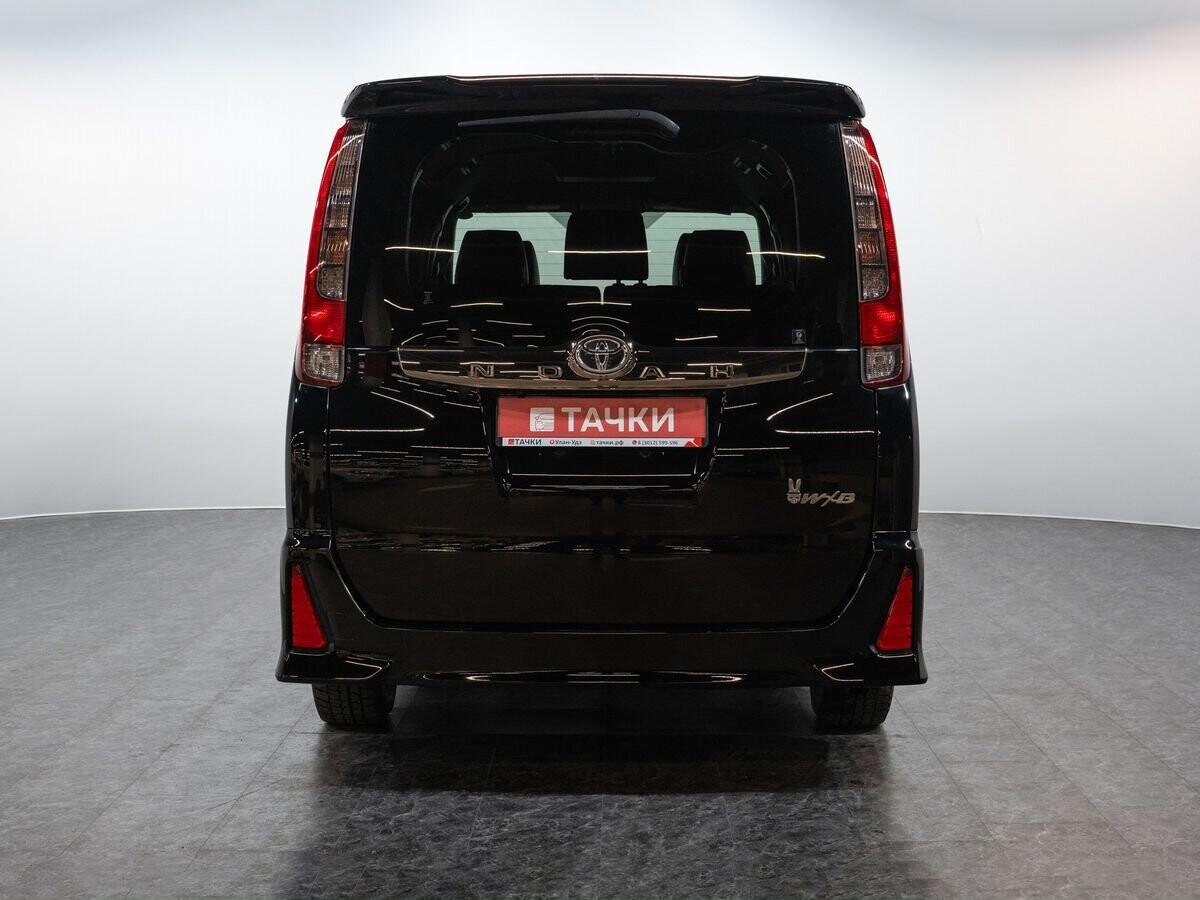 Toyota Noah 2016 - фото автомобиля