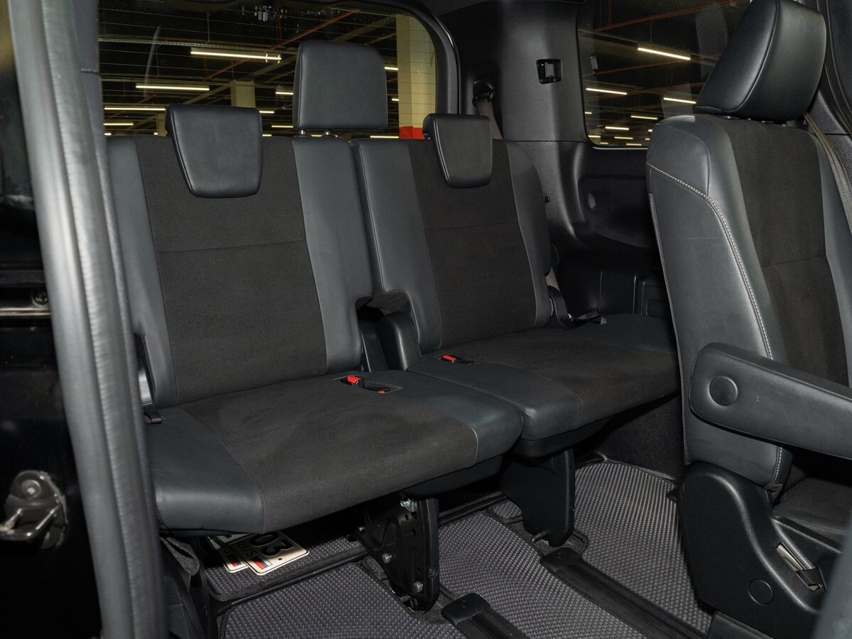 Toyota Noah 2016 - фото автомобиля