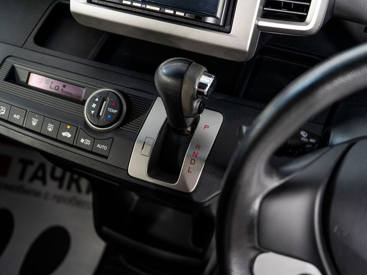 Honda Freed 2012 - фото автомобиля