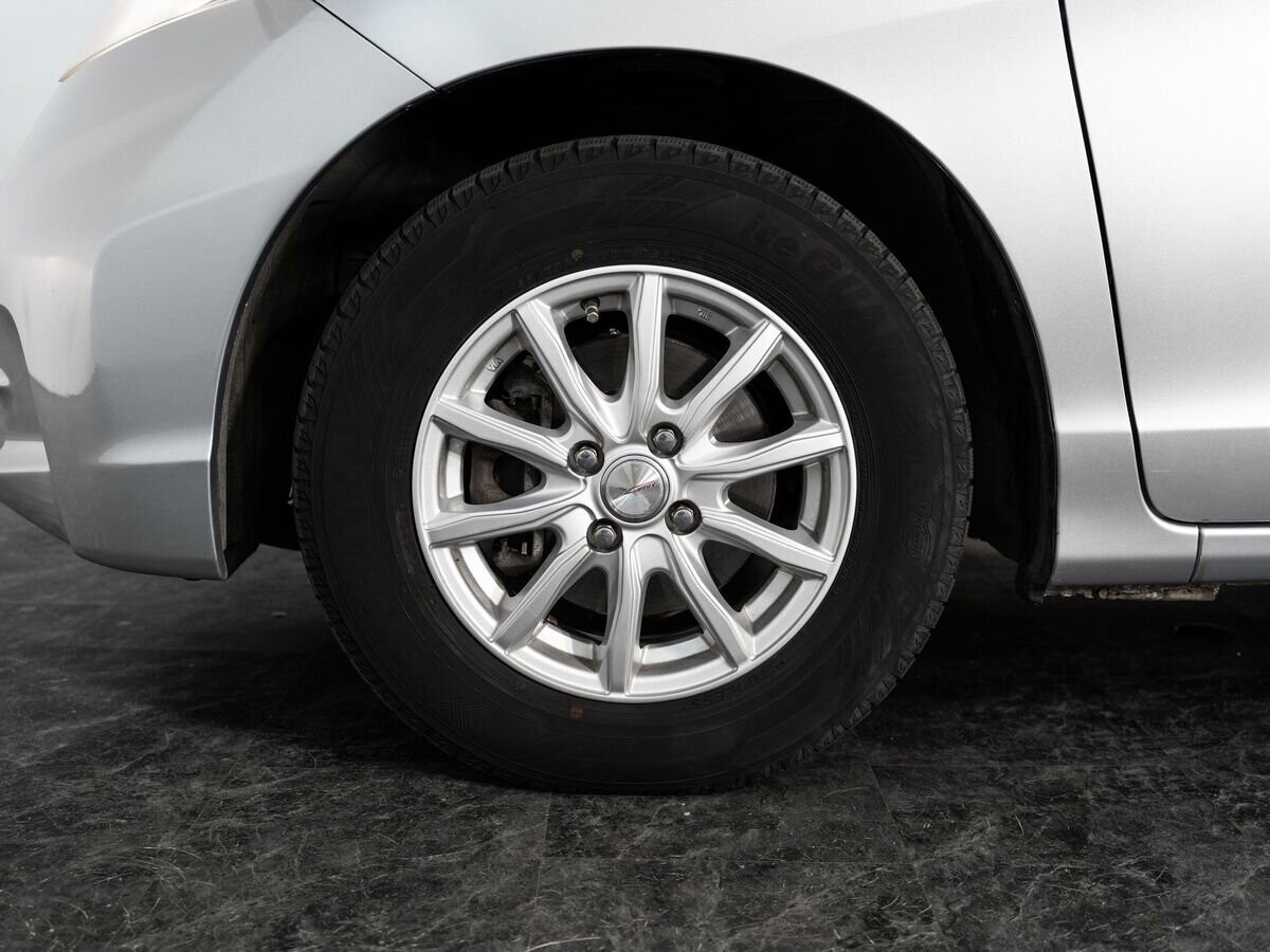 Honda Freed 2012 - фото автомобиля