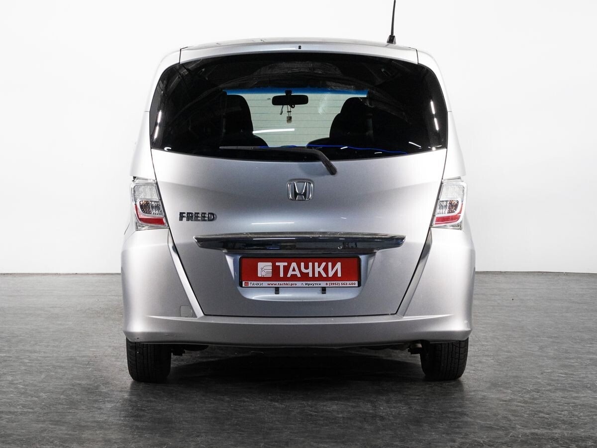 Honda Freed 2012 - фото автомобиля