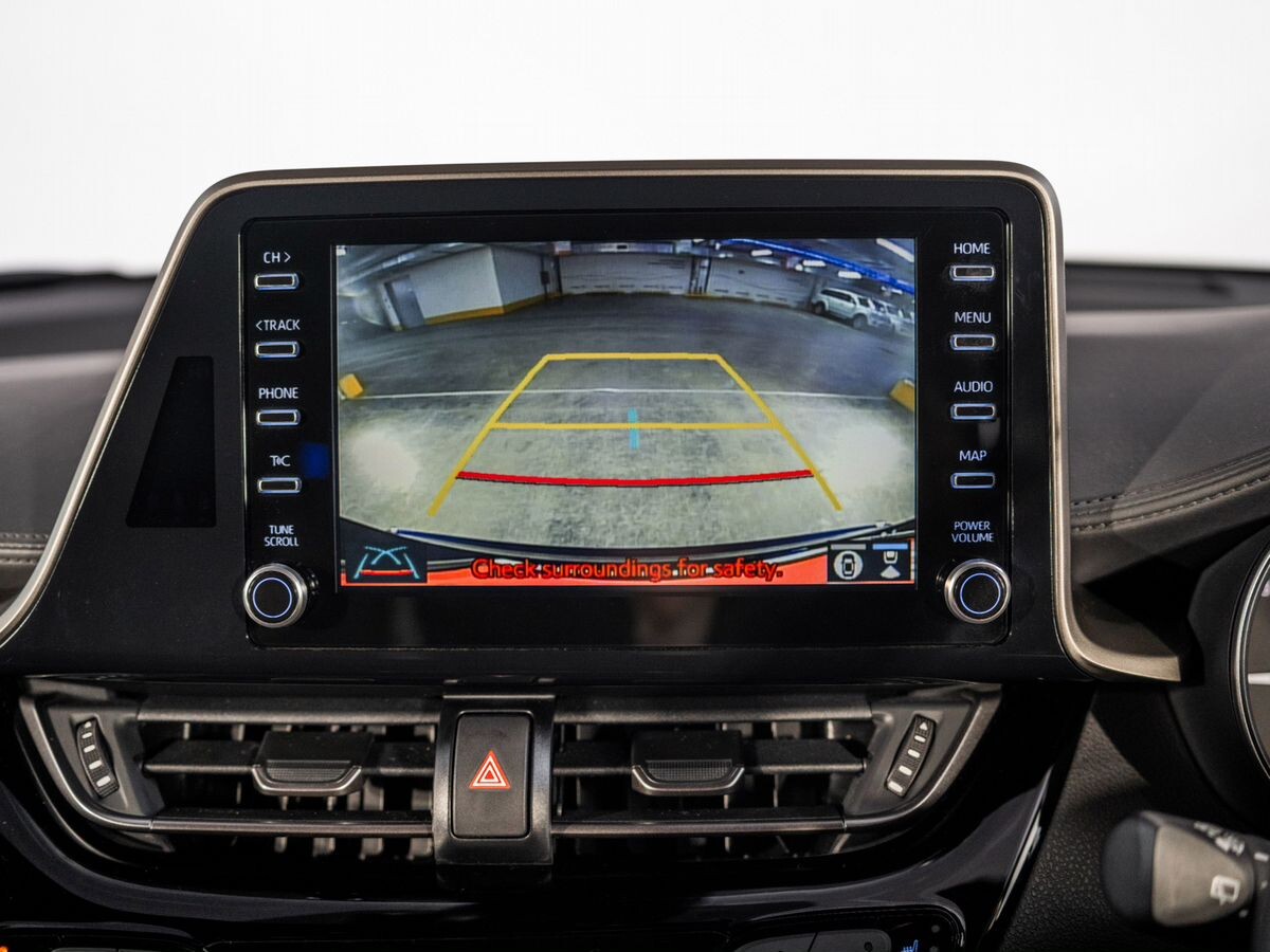 Toyota C-HR 2020 - фото автомобиля