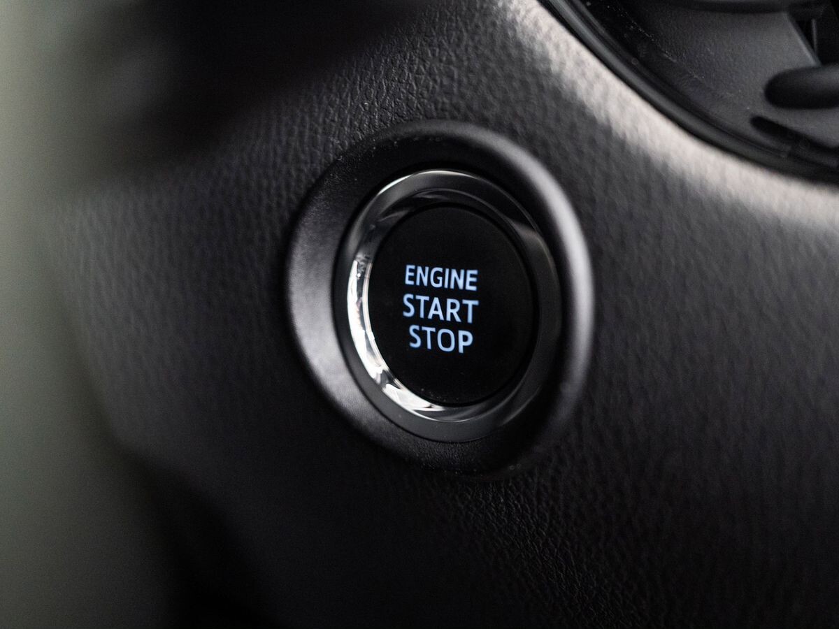 Toyota C-HR 2020 - фото автомобиля