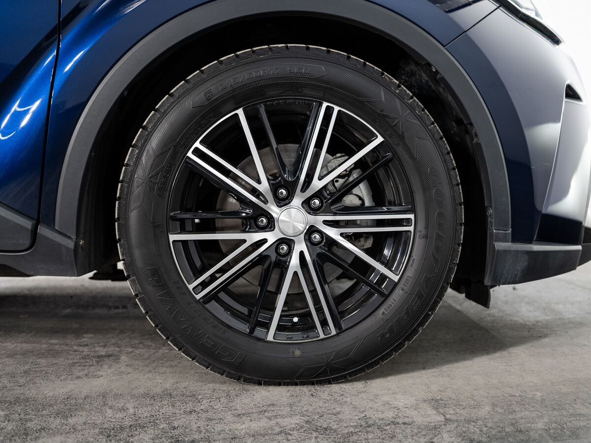 Toyota C-HR 2020 - фото автомобиля