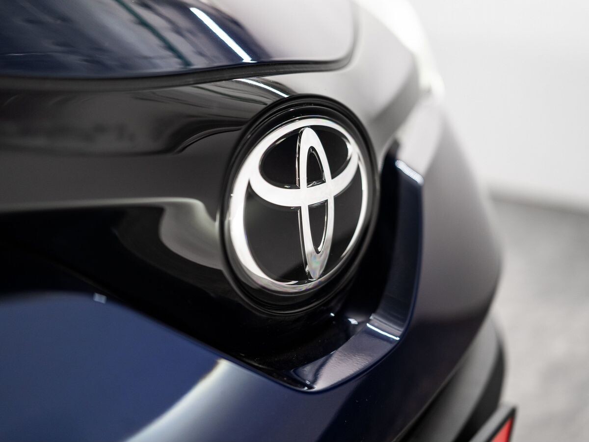 Toyota C-HR 2020 - фото автомобиля