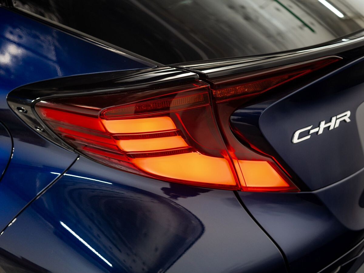 Toyota C-HR 2020 - фото автомобиля