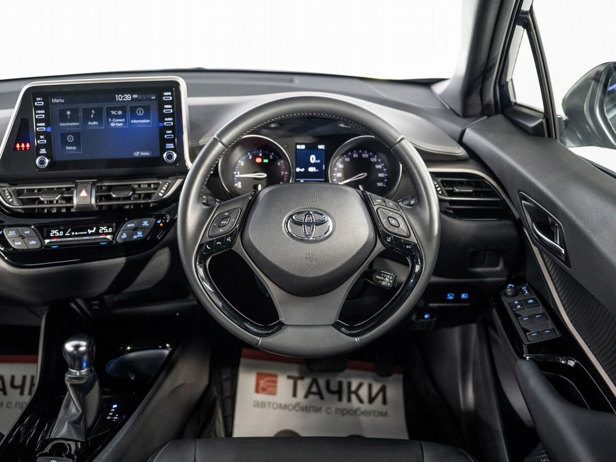 Toyota C-HR 2020 - фото автомобиля