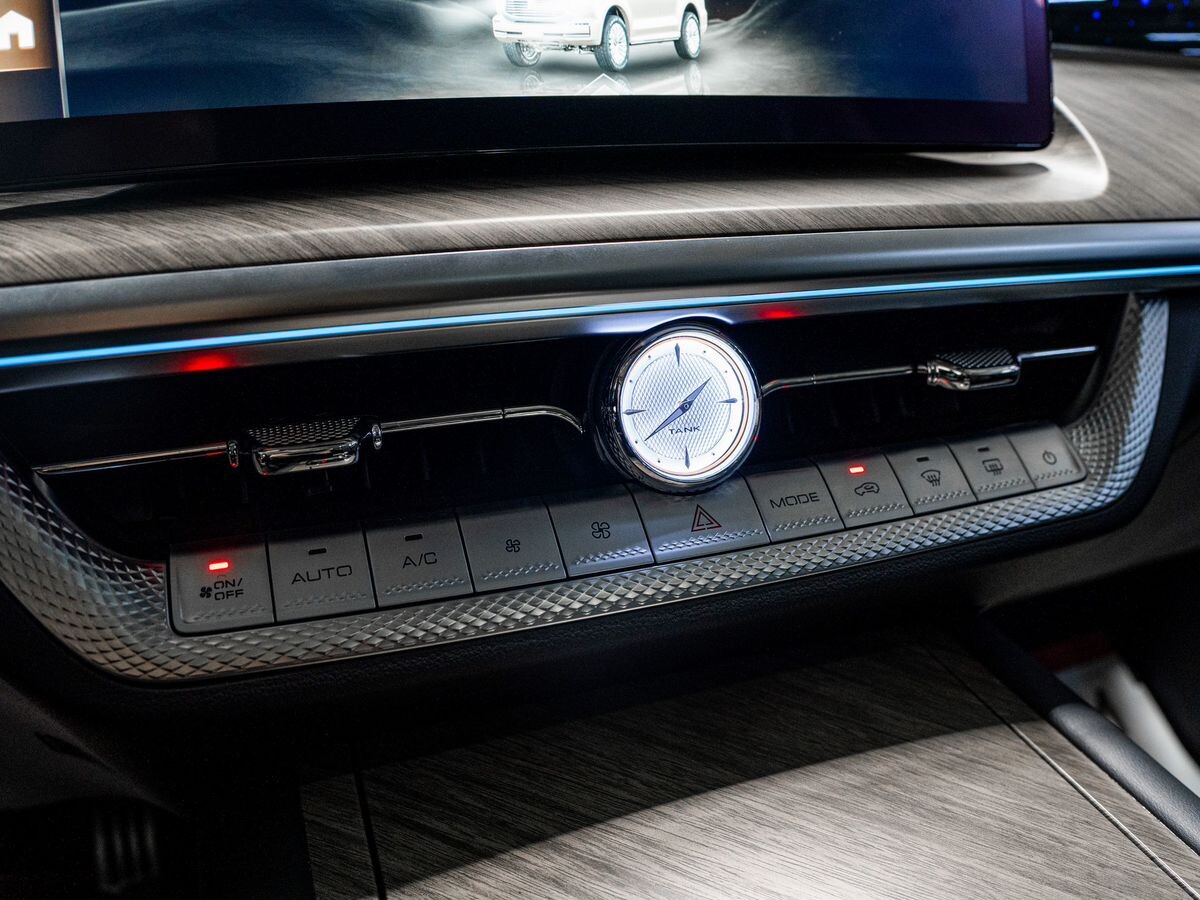 Tank 500 2024 - фото автомобиля