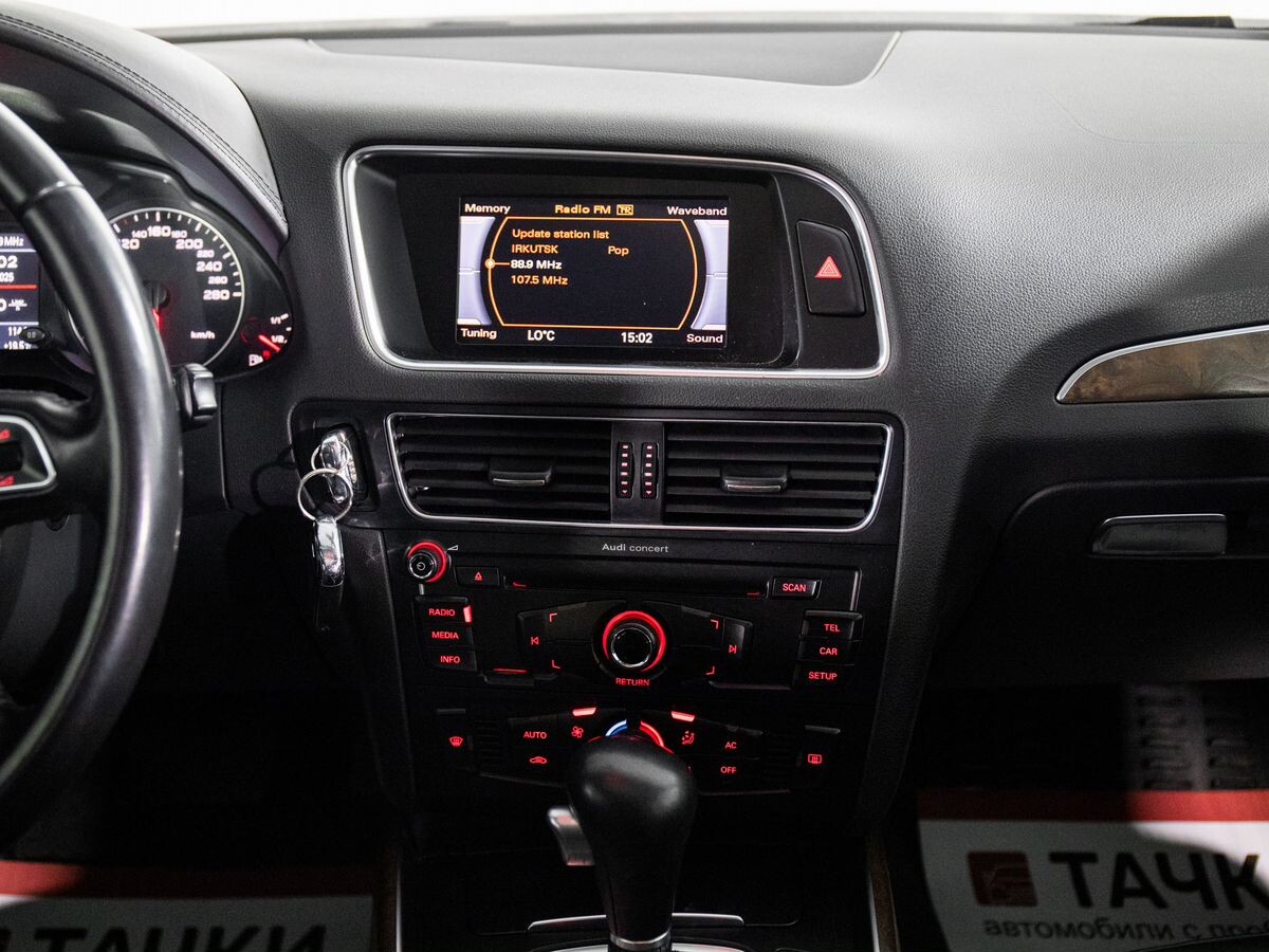 Audi Q5 2010 - фото автомобиля