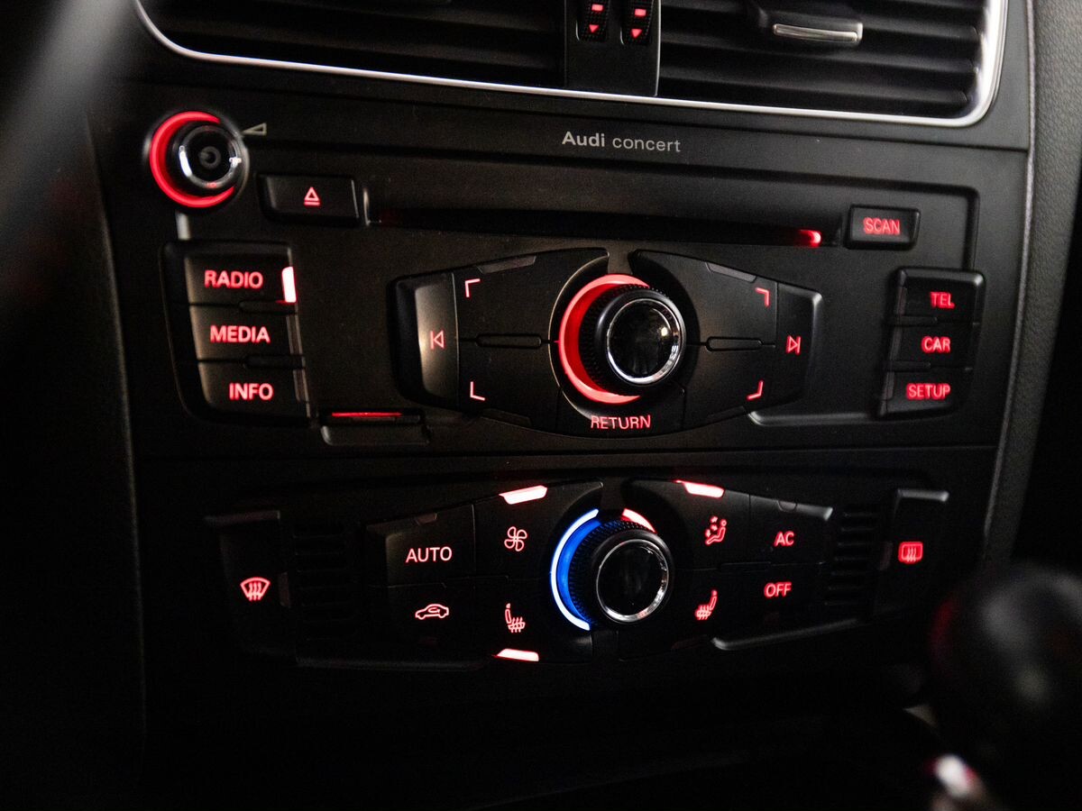 Audi Q5 2010 - фото автомобиля