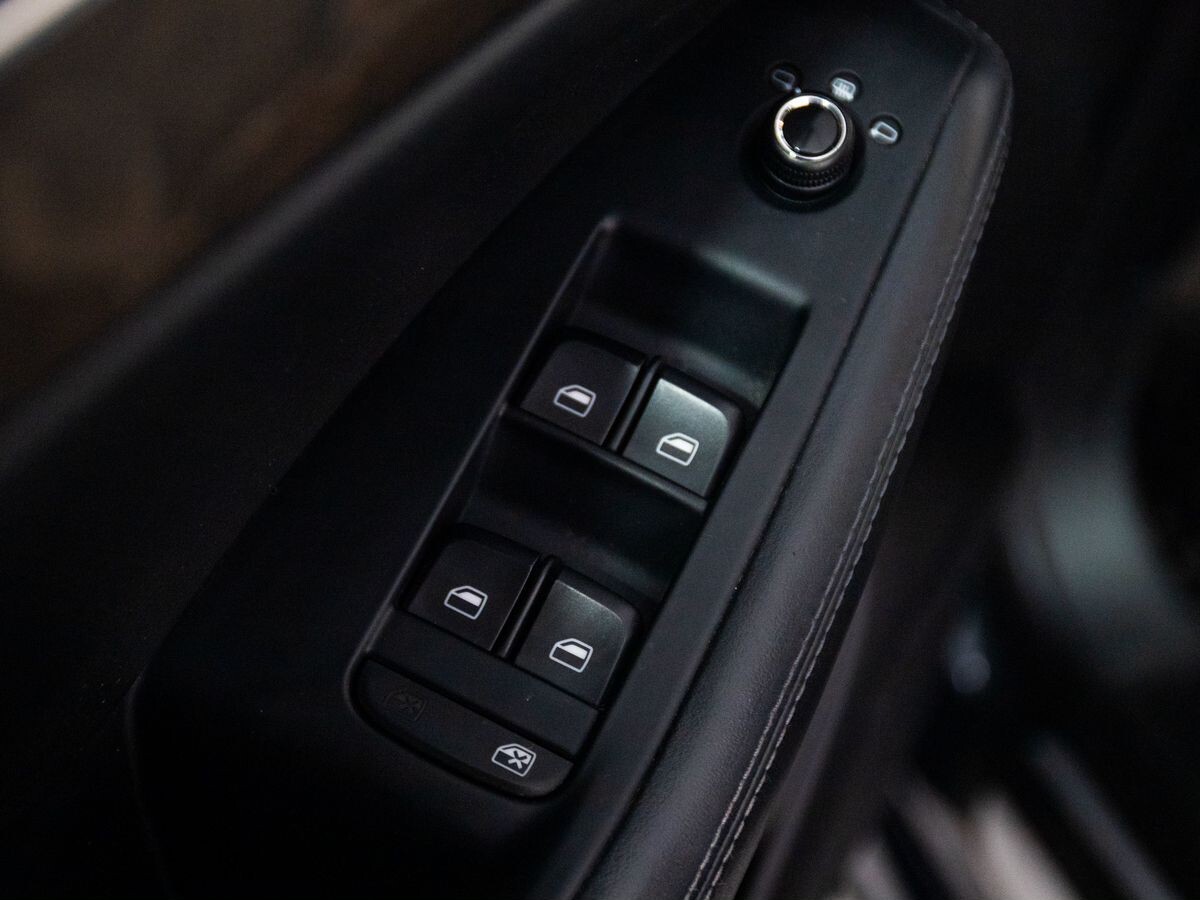 Audi Q5 2010 - фото автомобиля