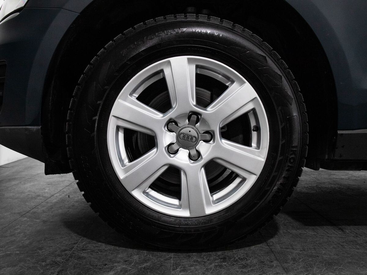 Audi Q5 2010 - фото автомобиля