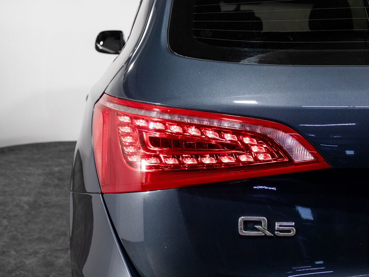 Audi Q5 2010 - фото автомобиля