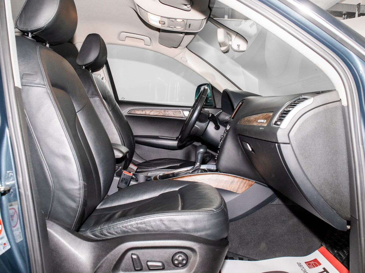 Audi Q5 2010 - фото автомобиля