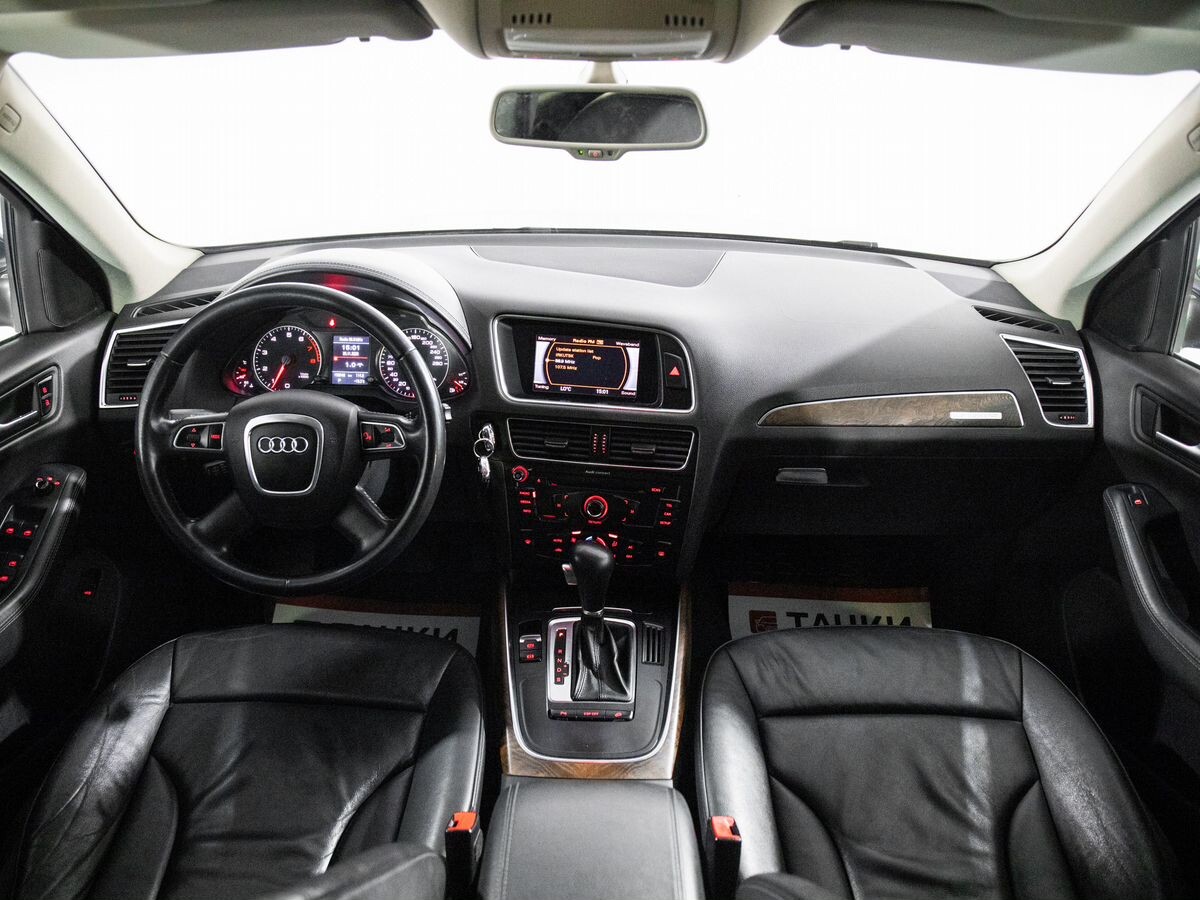 Audi Q5 2010 - фото автомобиля