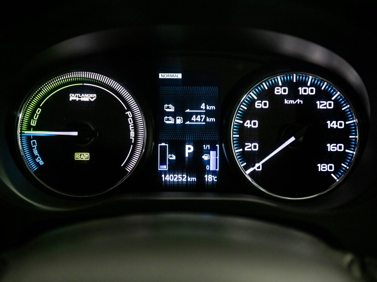 Mitsubishi Outlander 2016 - фото автомобиля