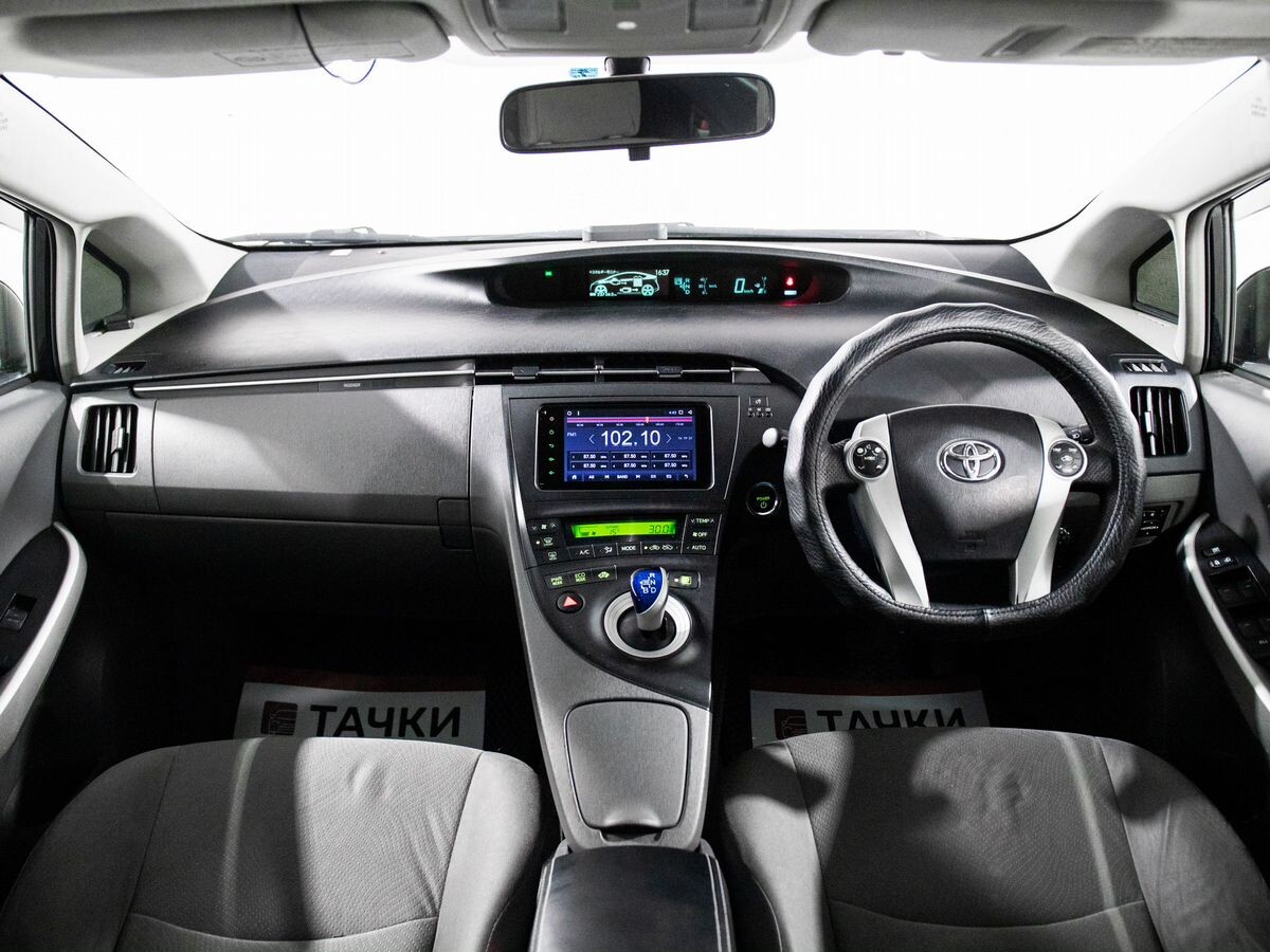 Toyota Prius 2009 - фото автомобиля
