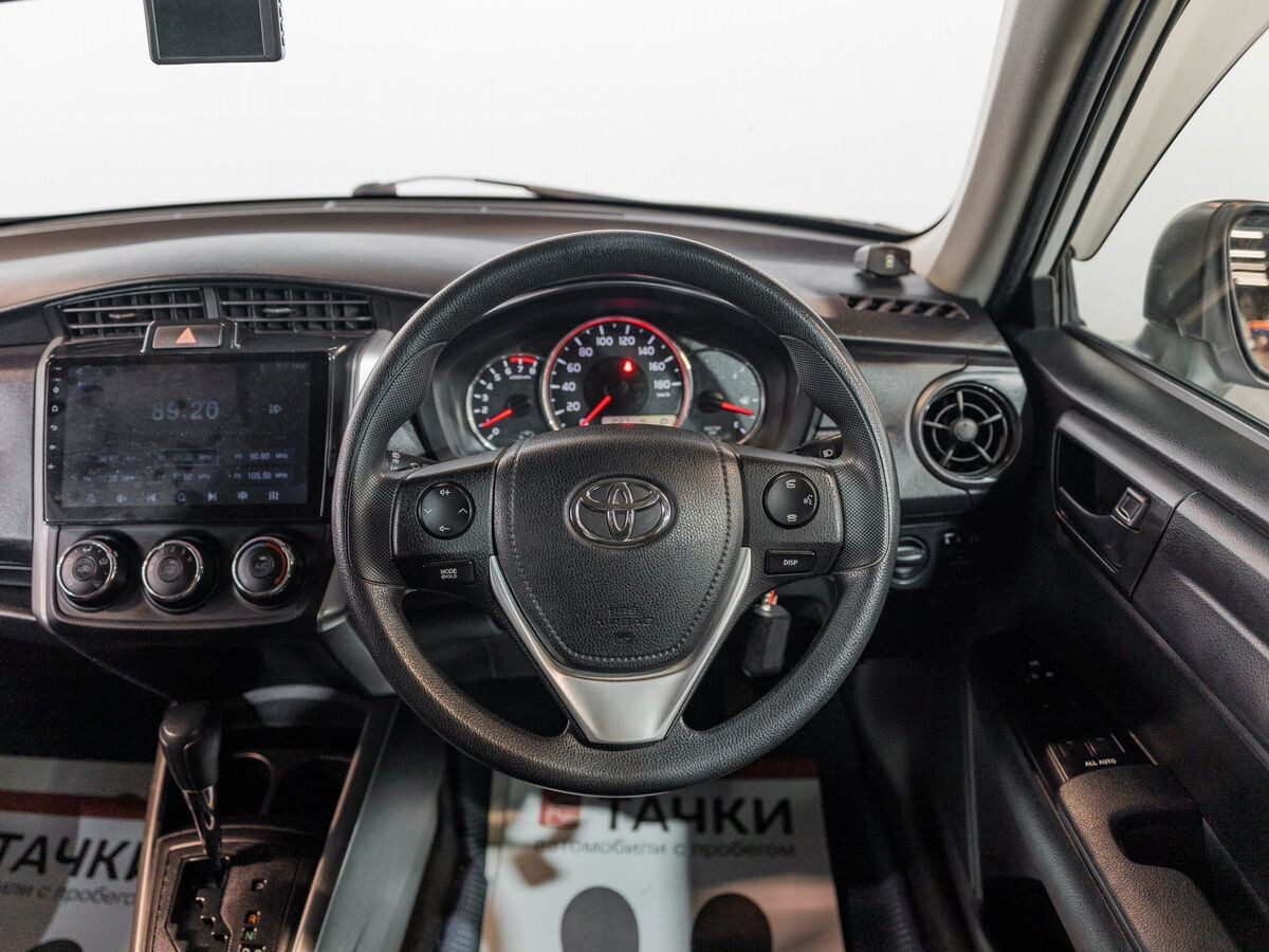 Toyota Corolla 2016 - фото автомобиля