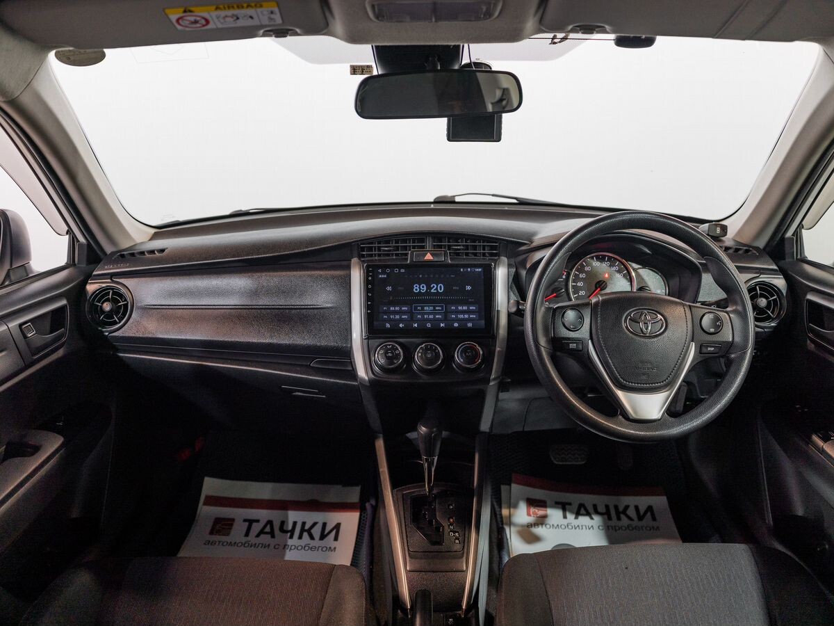 Toyota Corolla 2016 - фото автомобиля