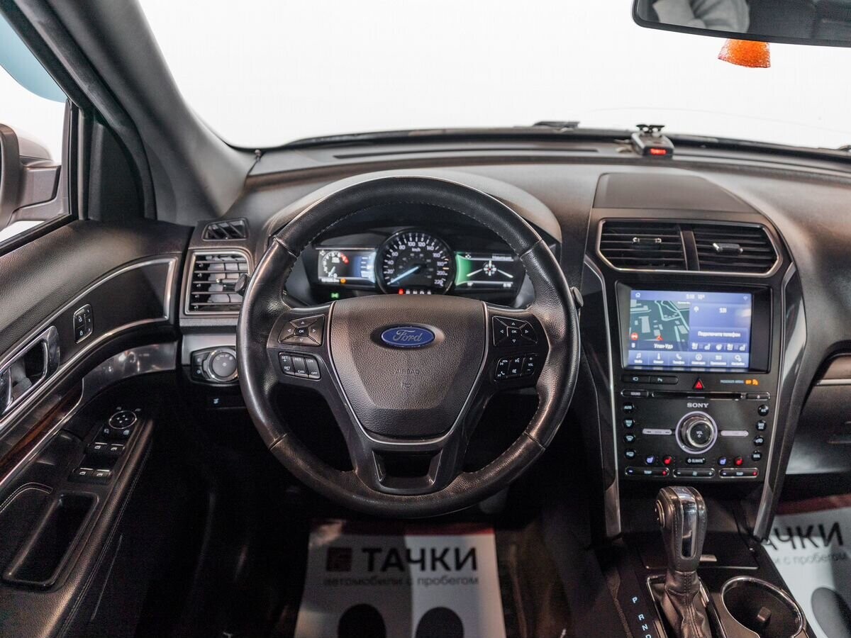 Ford Explorer 2018 - фото автомобиля