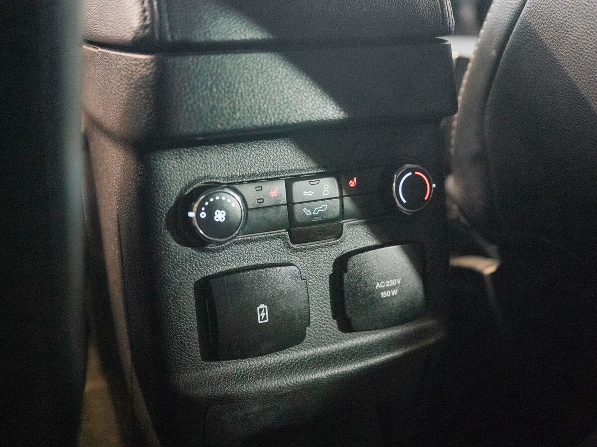 Ford Explorer 2018 - фото автомобиля