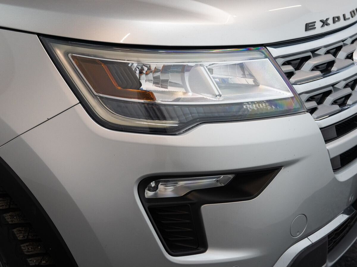 Ford Explorer 2018 - фото автомобиля
