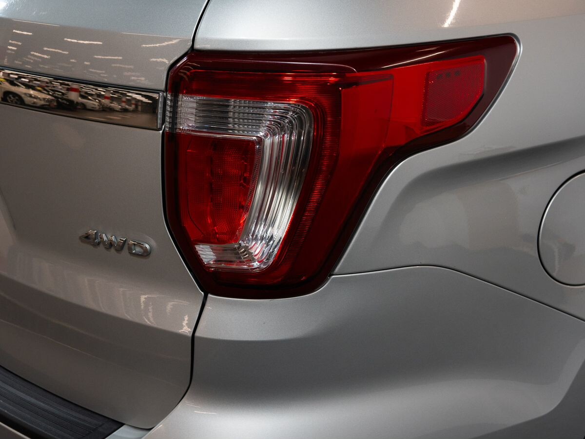 Ford Explorer 2018 - фото автомобиля