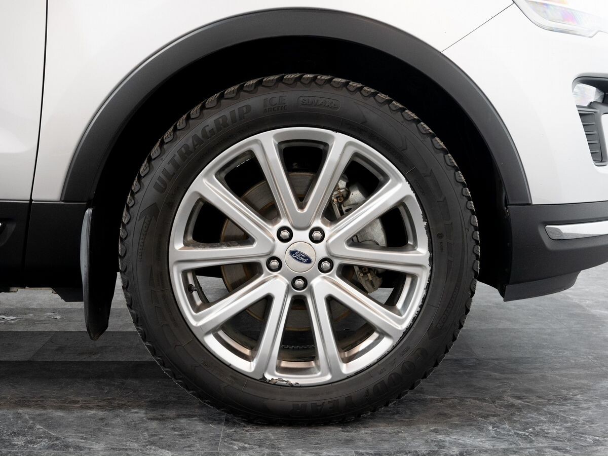 Ford Explorer 2018 - фото автомобиля