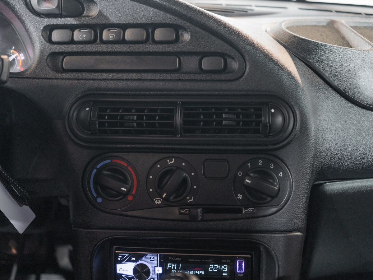 Lada (ВАЗ) Niva Travel 2024 - фото автомобиля