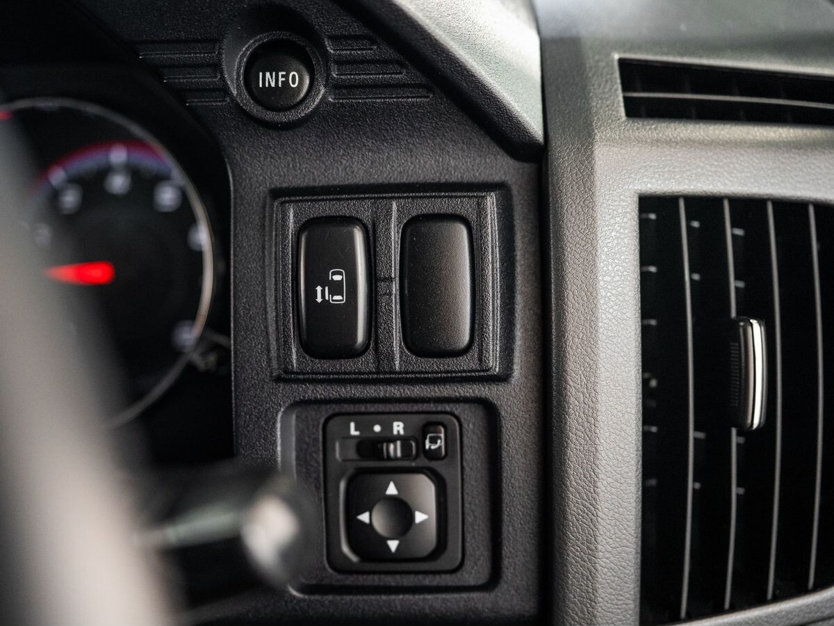 Mitsubishi Delica D:5 2007 - фото автомобиля