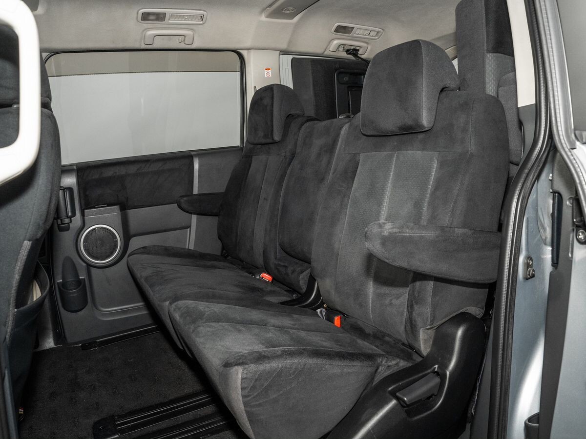 Mitsubishi Delica D:5 2007 - фото автомобиля