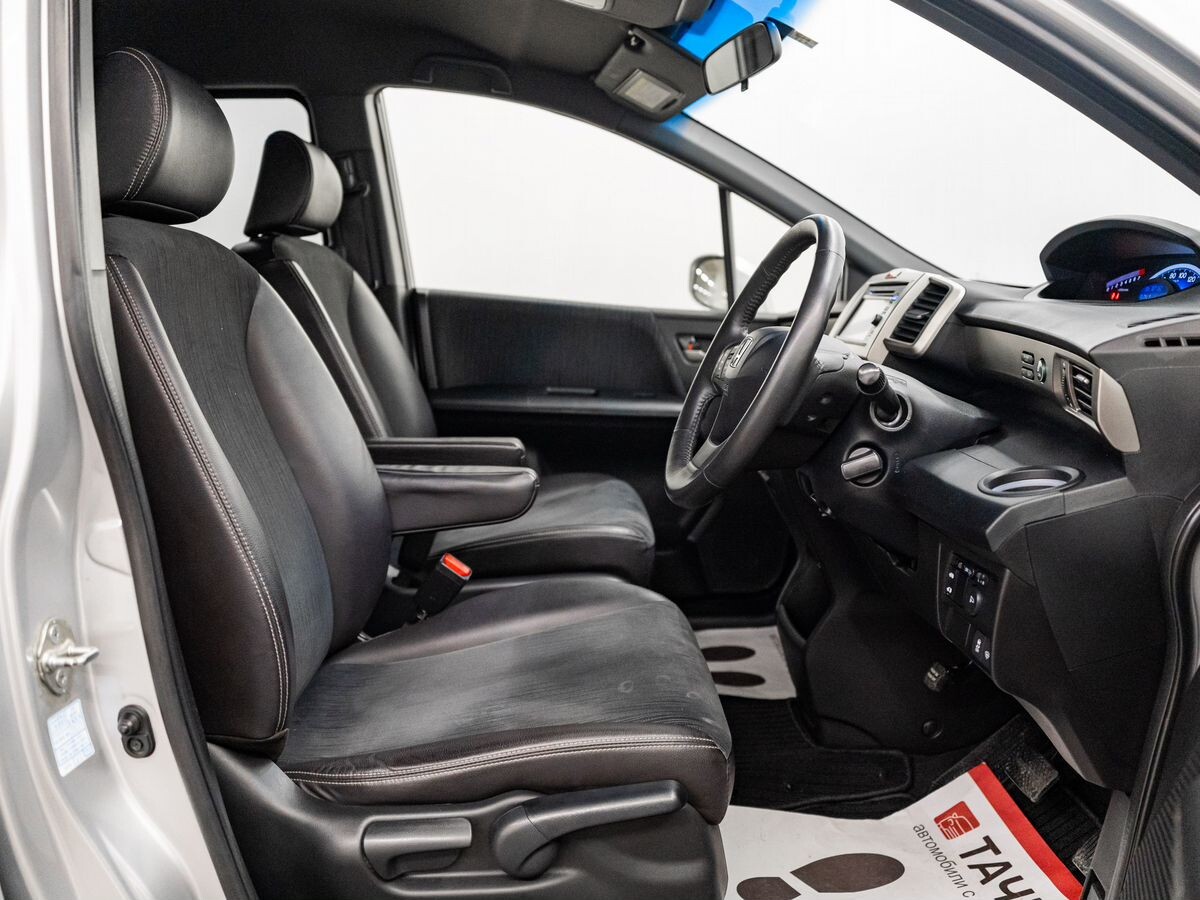 Honda Freed 2014 - фото автомобиля