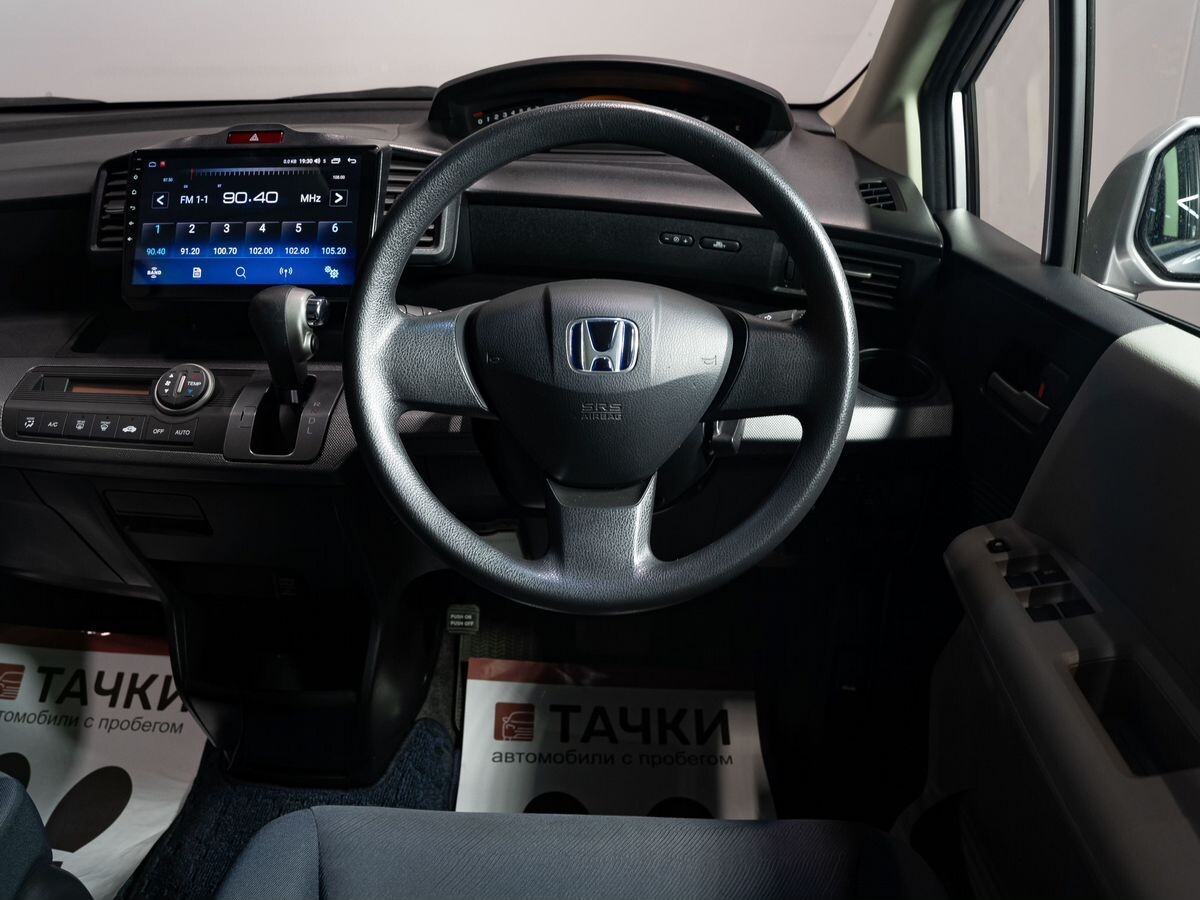 Honda Freed 2010 - фото автомобиля