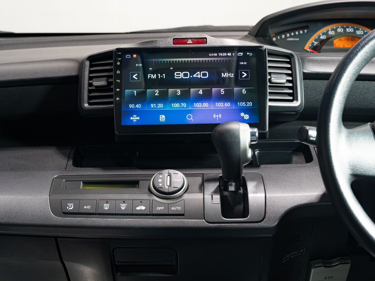 Honda Freed 2010 - фото автомобиля