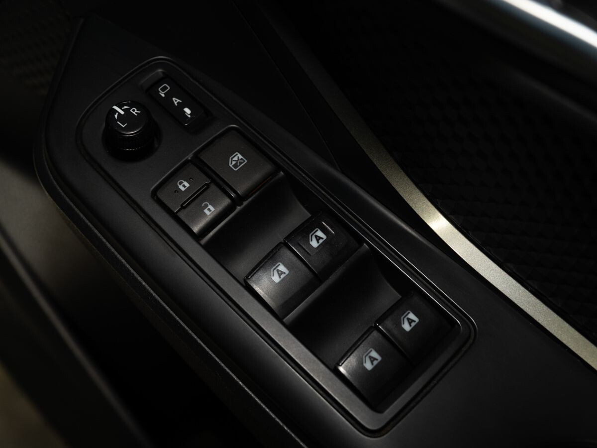 Toyota C-HR 2019 - фото автомобиля