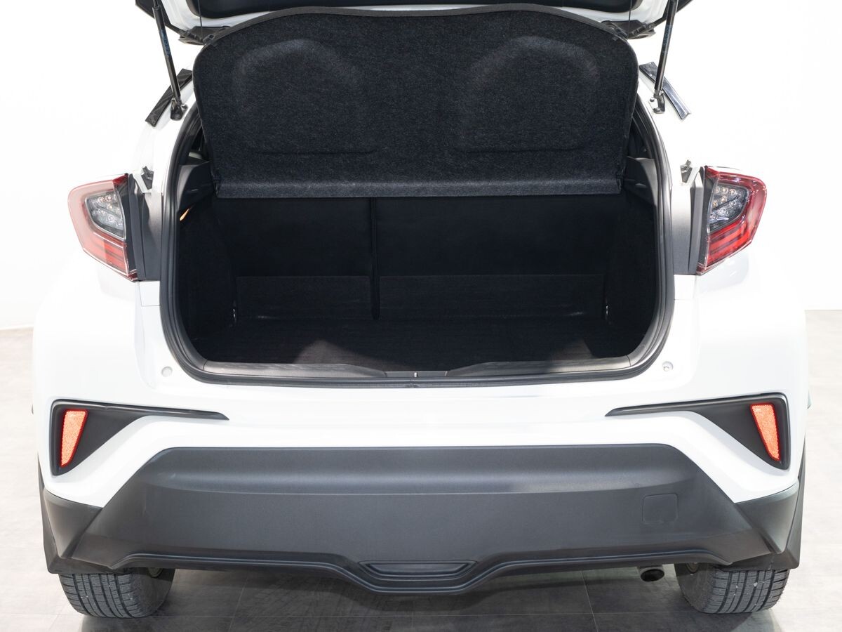 Toyota C-HR 2019 - фото автомобиля