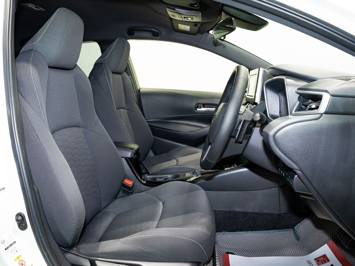 Toyota Corolla 2018 - фото автомобиля