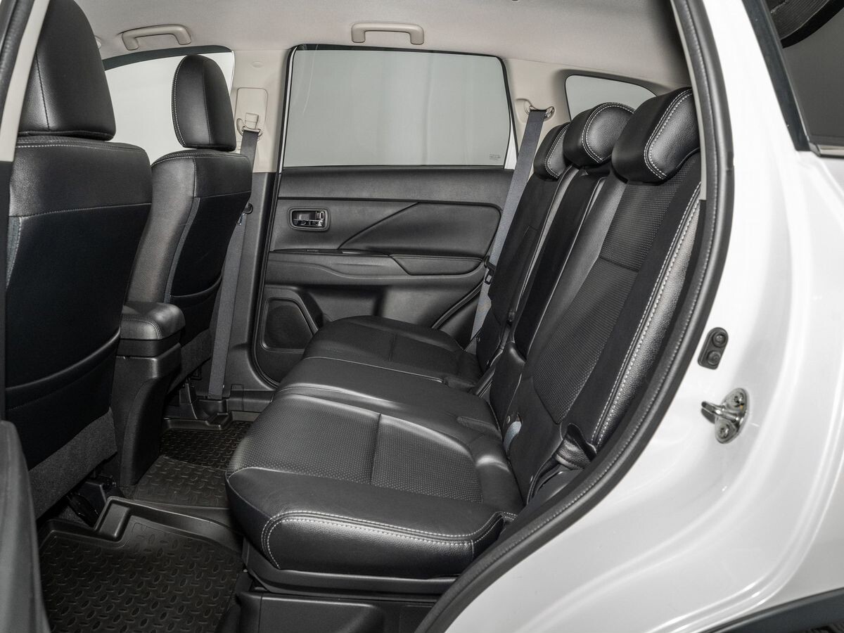 Mitsubishi Outlander 2017 - фото автомобиля