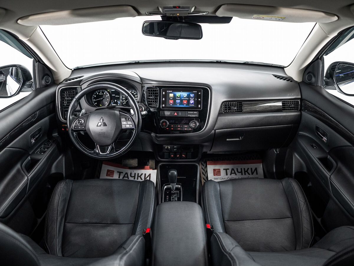 Mitsubishi Outlander 2017 - фото автомобиля