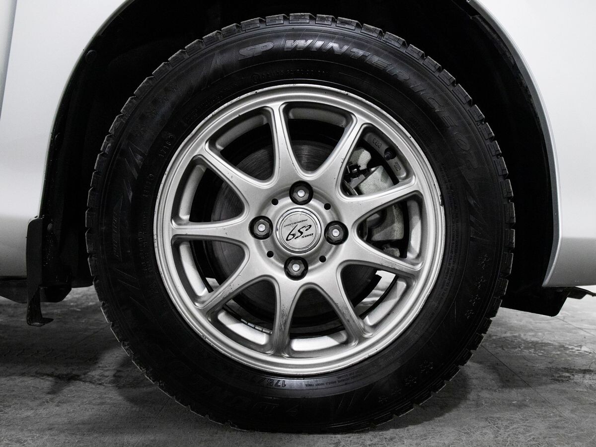 Toyota Vitz 2014 - фото автомобиля